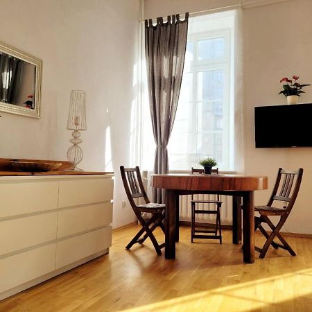 Przytulne Apartamenty W Centrum Warszawy Lok 2 Warsaw Exterior photo
